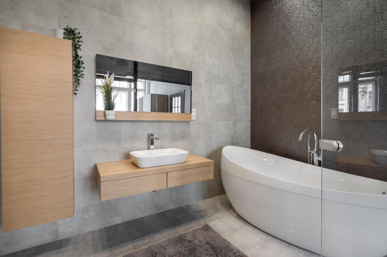 Buenos Boutique - A/C, 2 Bathrms, Amazing View Apartamento Budapeste Exterior foto